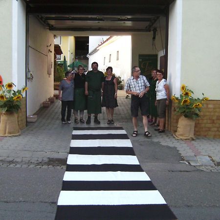 Landhaus Zum Siebenschlaefer Herrnbaumgarten Exterior foto