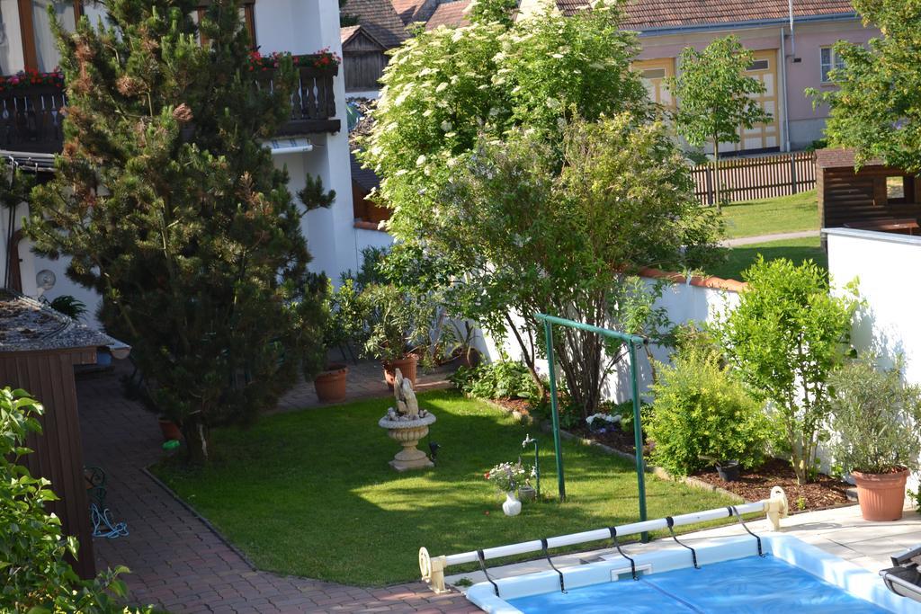 Landhaus Zum Siebenschlaefer Herrnbaumgarten Exterior foto